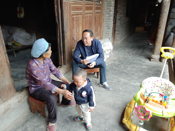 結對幫扶入戶 助力脫貧攻堅