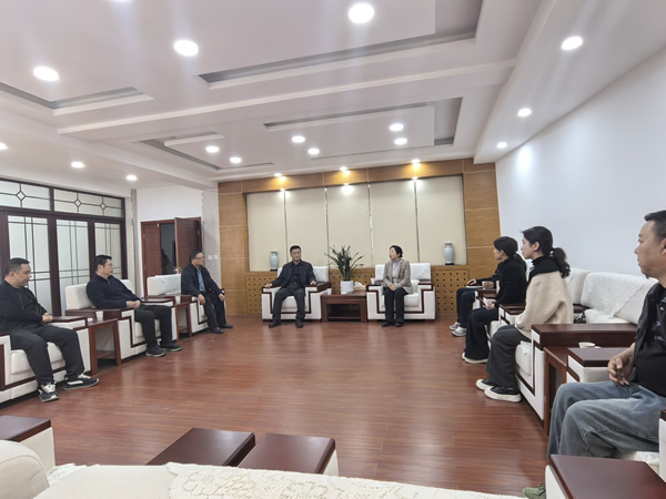 隴運(yùn)集團(tuán)潤(rùn)華旅游客運(yùn)公司、晟游天下旅行社與隴南師范學(xué)院歷史文化與旅游學(xué)院達(dá)成見(jiàn)習(xí)合作意向