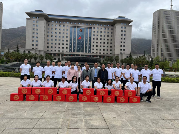 中國夢·勞動美--凝心聚魂跟黨走 團(tuán)結(jié)奮斗新征程  隴運(yùn)集團(tuán)公司參